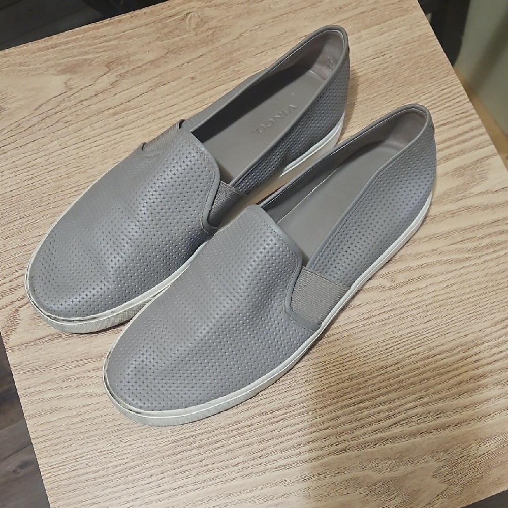 Vince Gray Perforated Women's Loafers‎